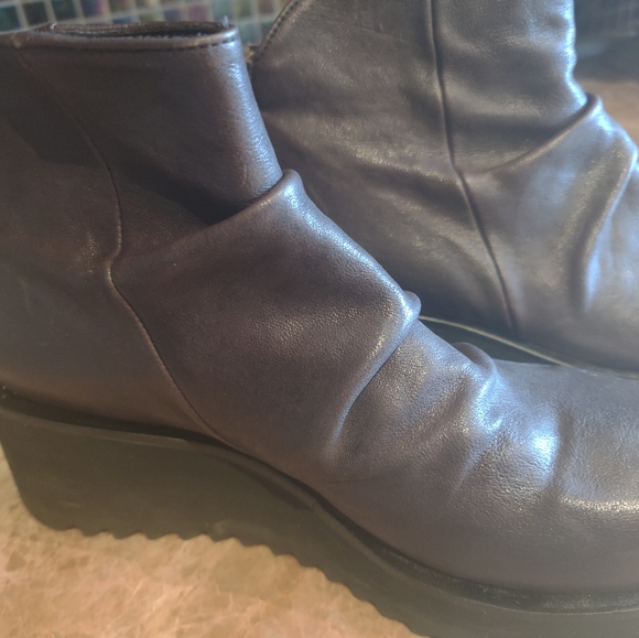 OPEN CLOSED (Women's US 10 / EU 41) - Picture 4 of 9